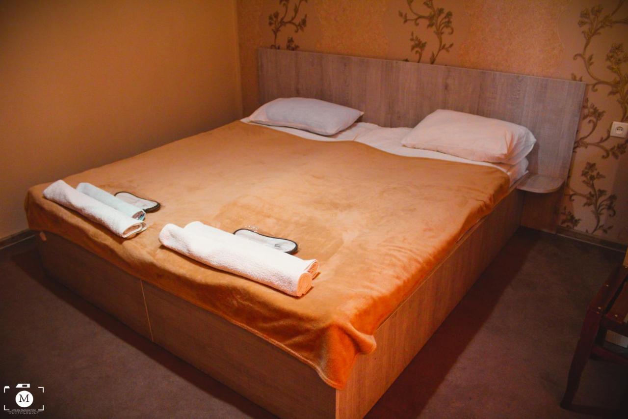 Gh Sanapiro Hotel Telavi Esterno foto