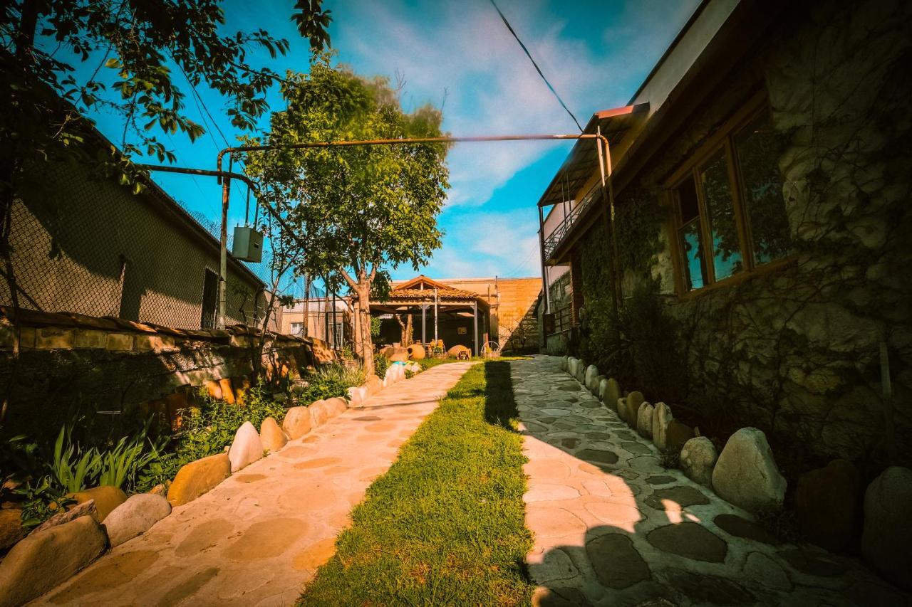 Gh Sanapiro Hotel Telavi Esterno foto